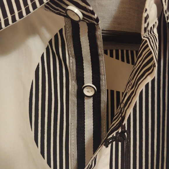 Mens Short Sleeve Button Up Large - Picture 7 of 8